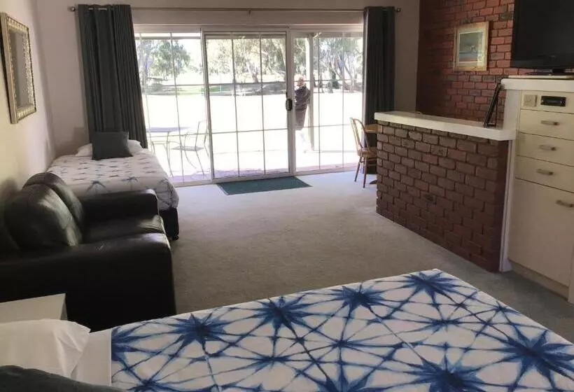 Motelli Fairway Views Motor Inn