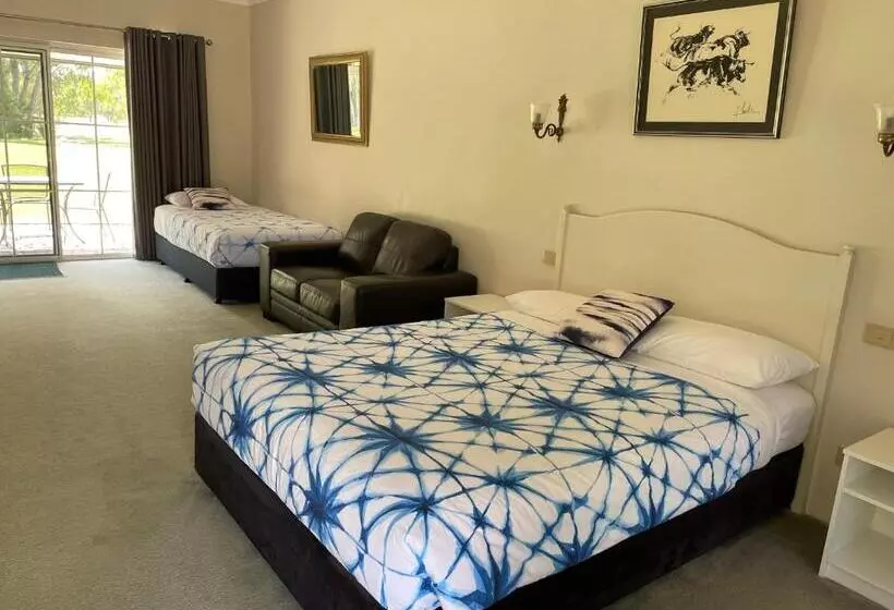 Motelli Fairway Views Motor Inn