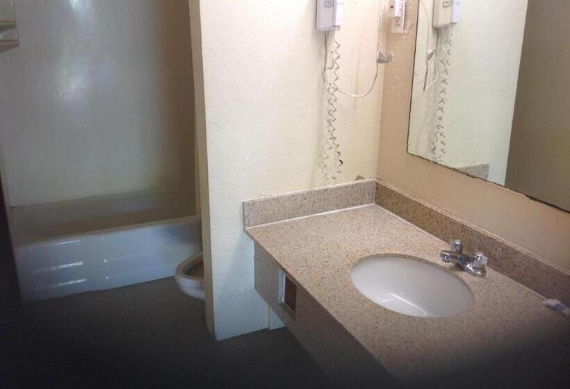 فندق على الطريق Summit Inn Dayton