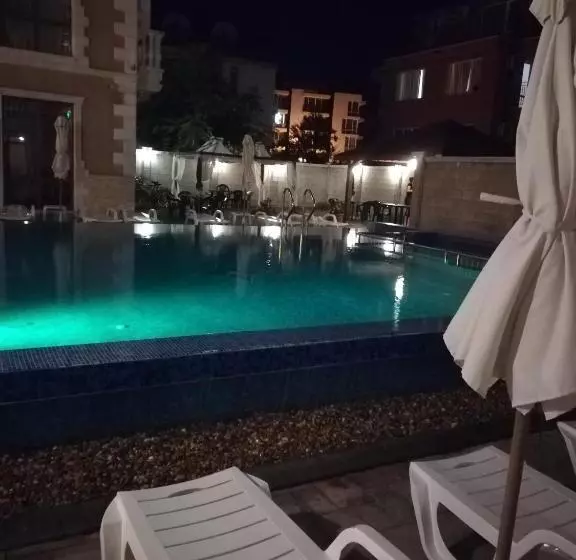 پانسیون Guest House Aristokrat