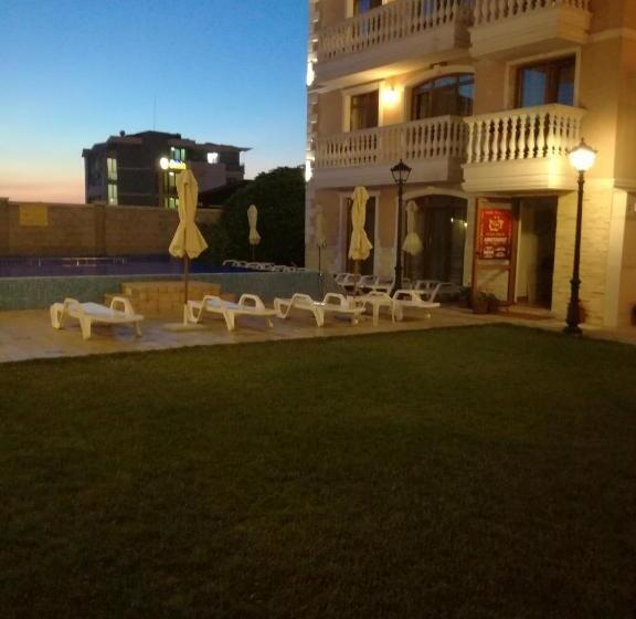 پانسیون Guest House Aristokrat