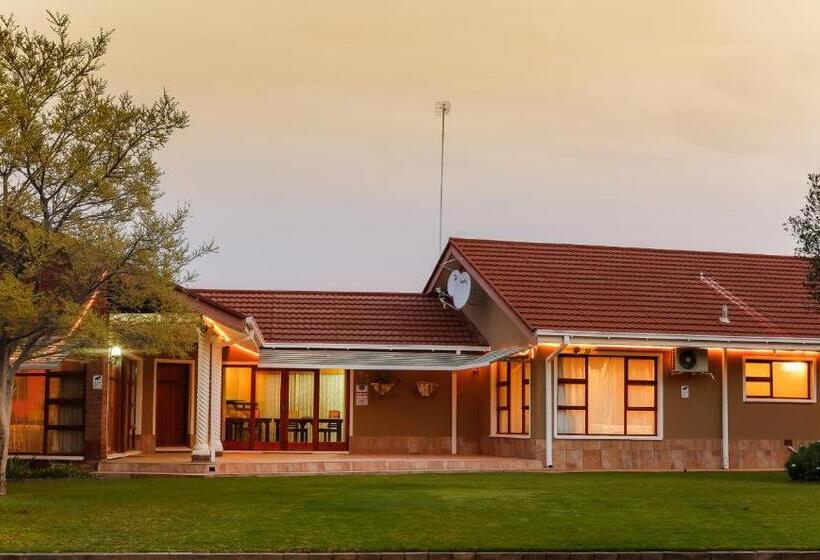 펜션 Karoo Fountain Luxury Guesthouse