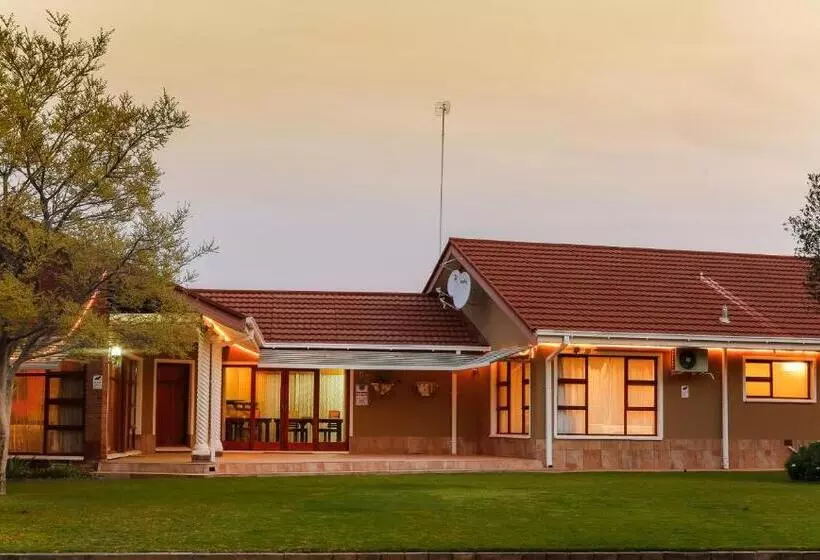 ペンション Karoo Fountain Luxury Guesthouse