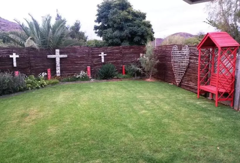 ペンション Karoo Fountain Luxury Guesthouse