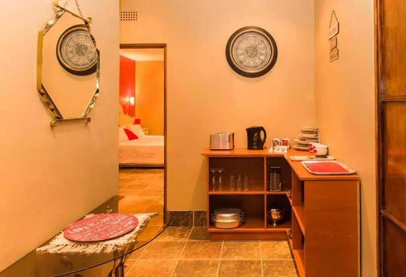 ペンション Karoo Fountain Luxury Guesthouse