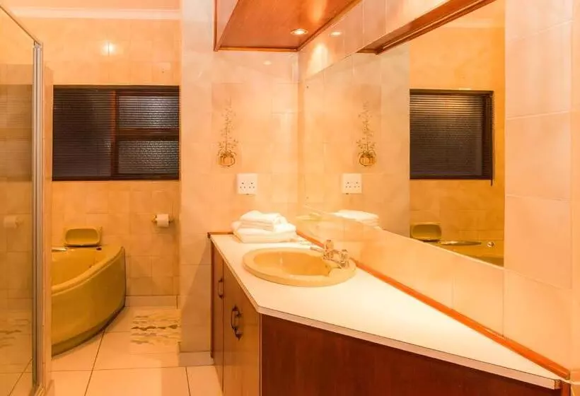ペンション Karoo Fountain Luxury Guesthouse