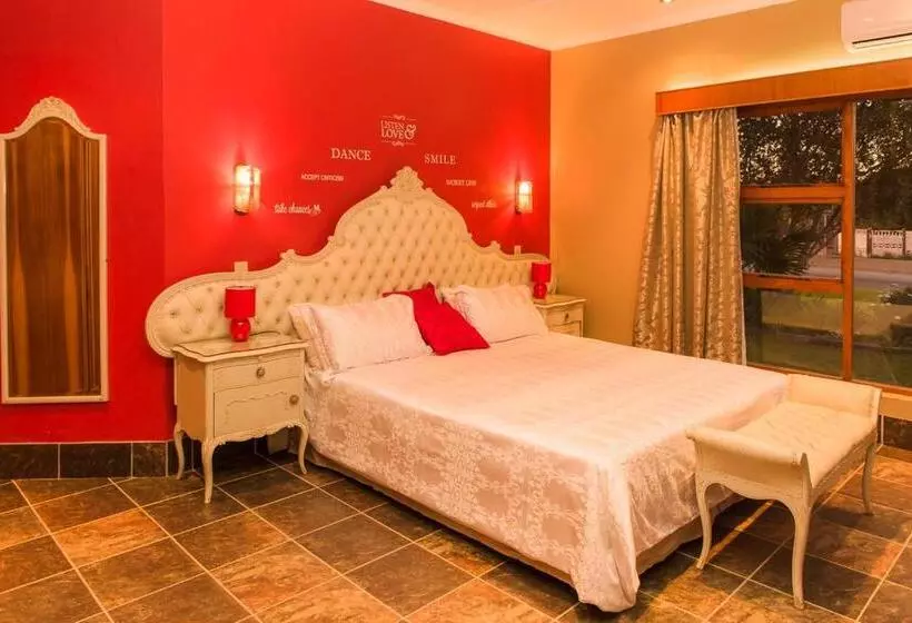 ペンション Karoo Fountain Luxury Guesthouse