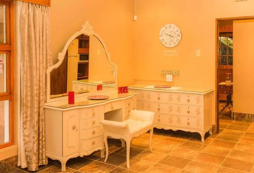 ペンション Karoo Fountain Luxury Guesthouse