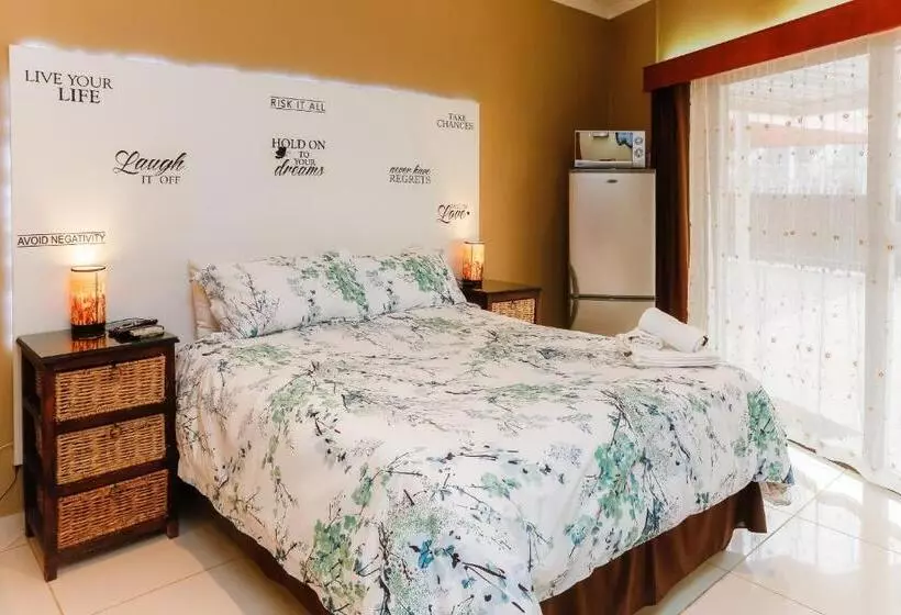 ペンション Karoo Fountain Luxury Guesthouse