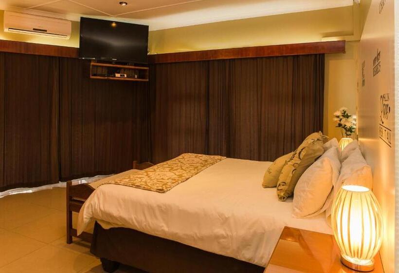 펜션 Karoo Fountain Luxury Guesthouse