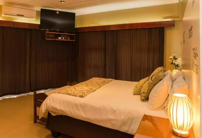 ペンション Karoo Fountain Luxury Guesthouse