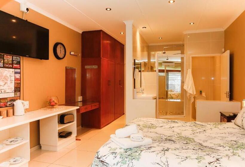 펜션 Karoo Fountain Luxury Guesthouse