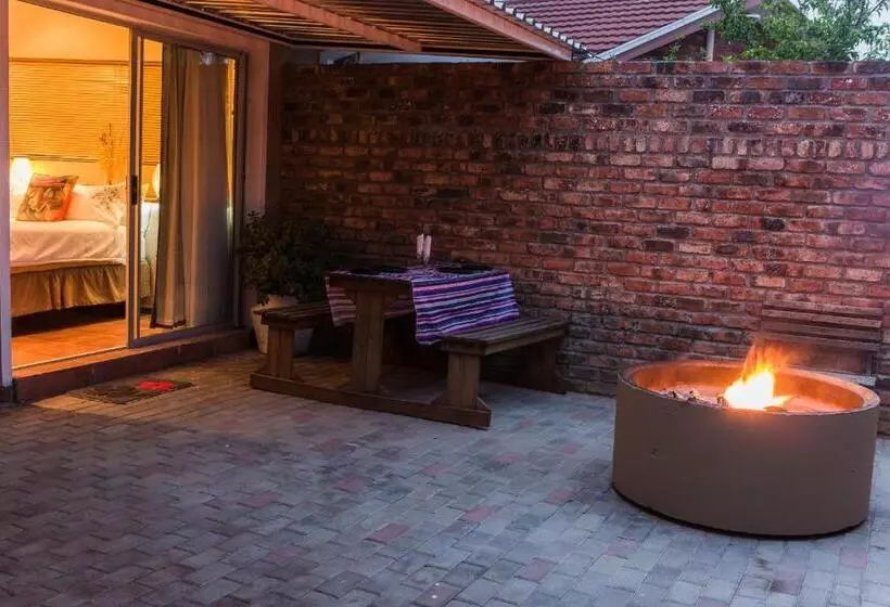 ペンション Karoo Fountain Luxury Guesthouse