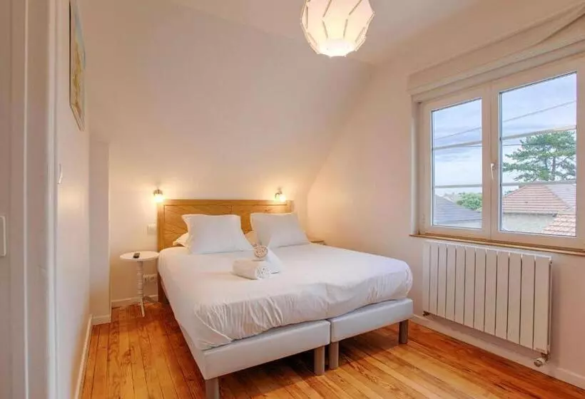 ペンション La Casa Bella   Calm And Cosy House By The Sea