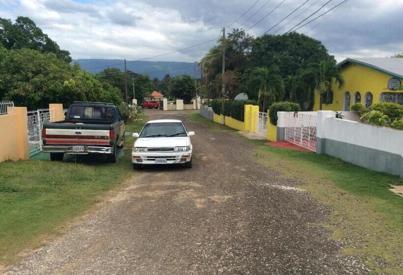 پانسیون Treaysures