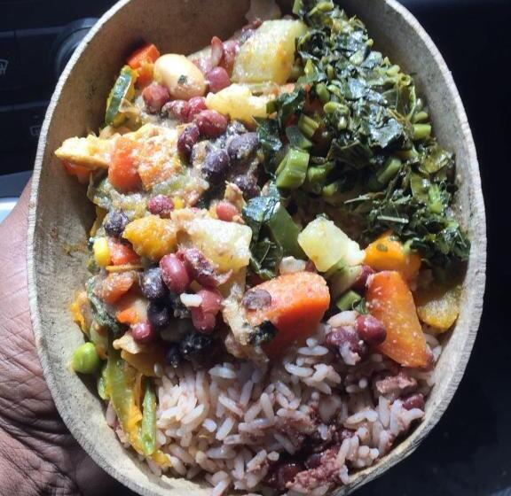 پانسیون Treaysures