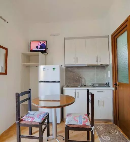 ペンション Villa Ylli Ksamil