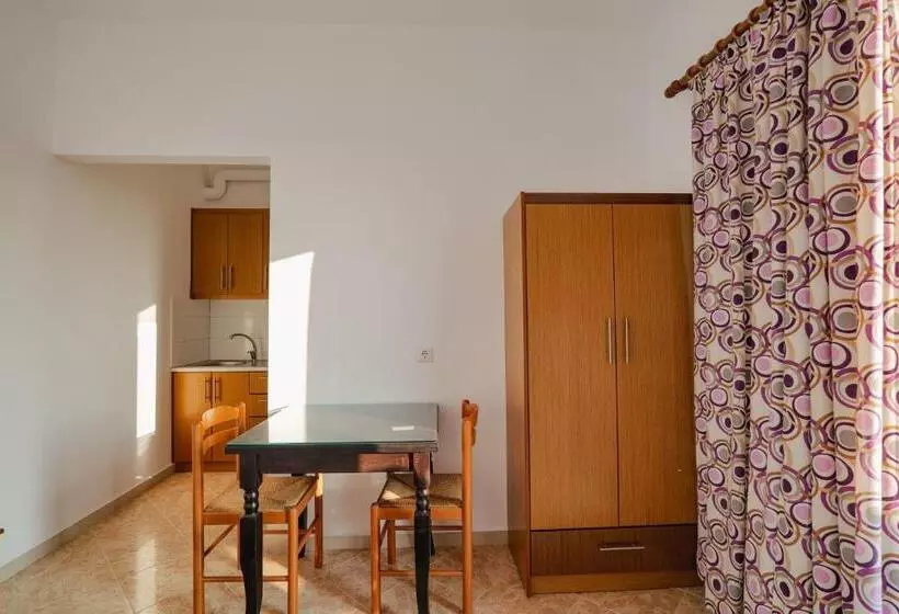 ペンション Villa Ylli Ksamil