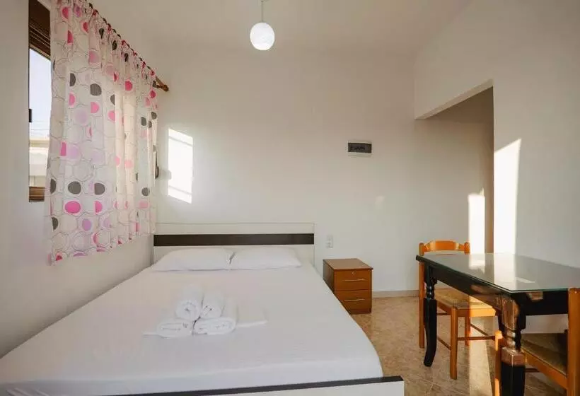 ペンション Villa Ylli Ksamil