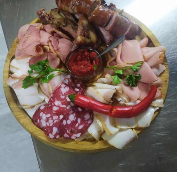 פנסיון Zustrizh U Leva