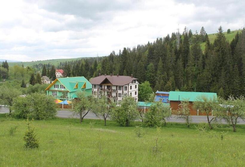 פנסיון Zustrizh U Leva