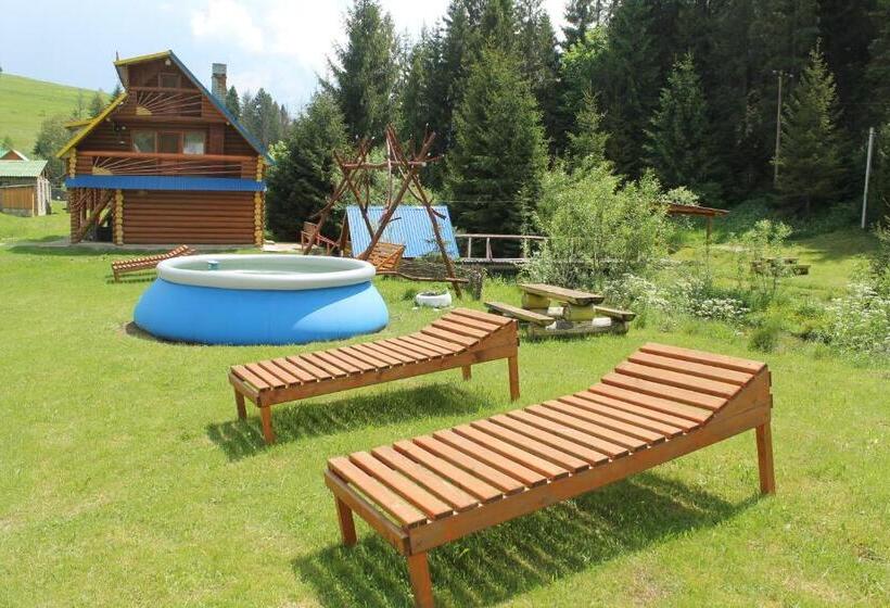 פנסיון Zustrizh U Leva