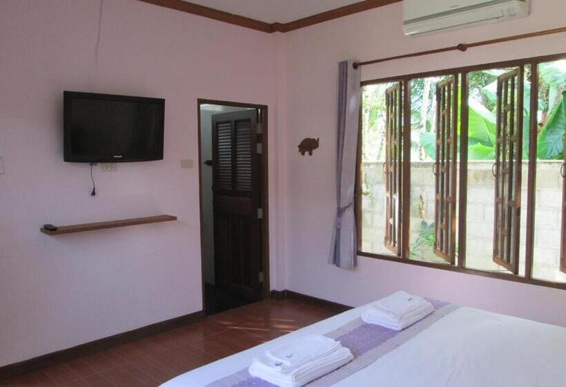 استراحتگاه Asiana House