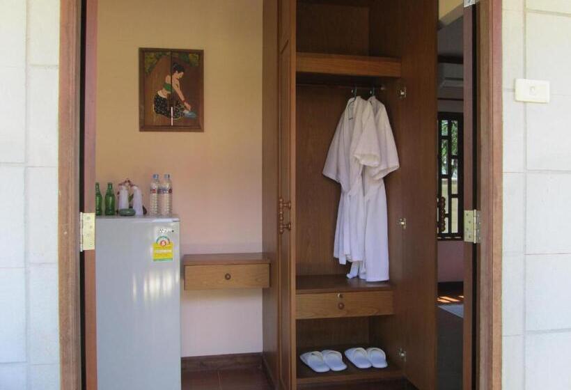 استراحتگاه Asiana House