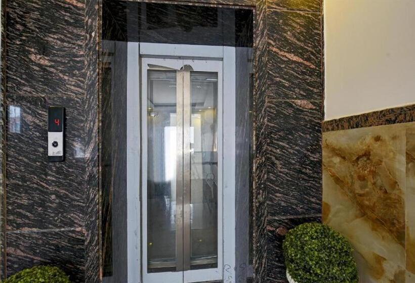 Airport Hotel De Rosewood