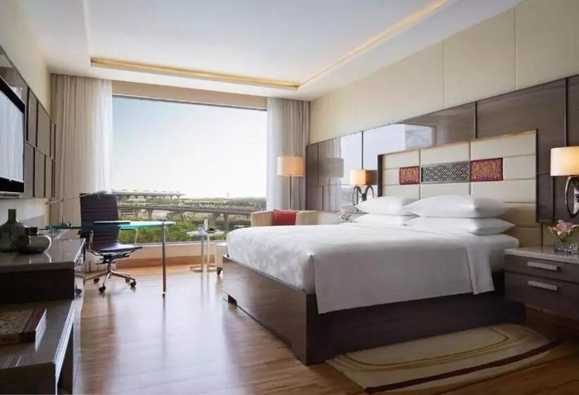 Airport Hotel De Rosewood