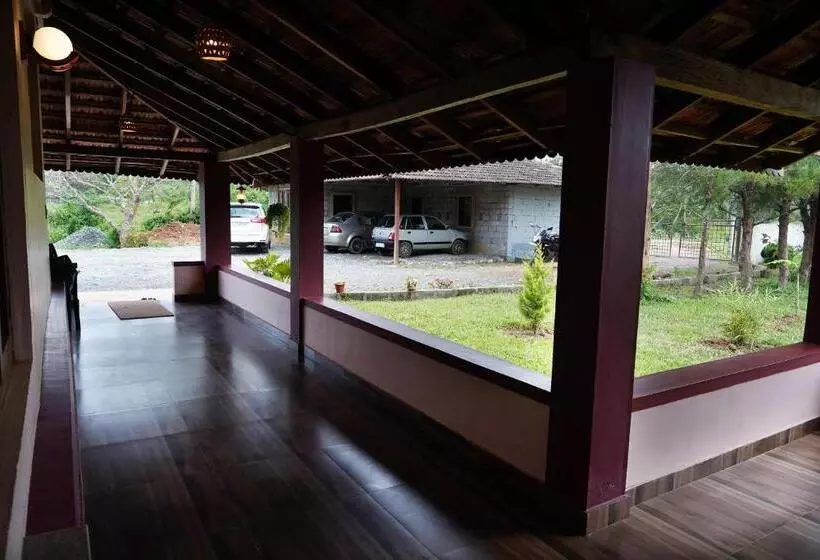 ベッドアンドブレックファースト Spring Fields Coorg Homestay
