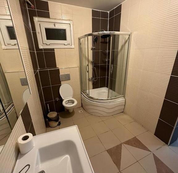 تختخواب و صبحانه Suit Travel