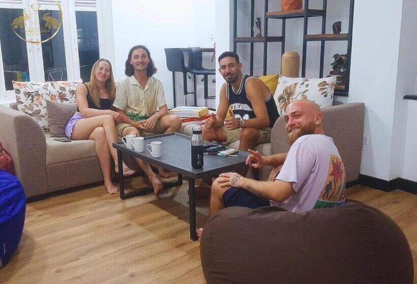 Galle Face Terrace Hostel By Tourlux