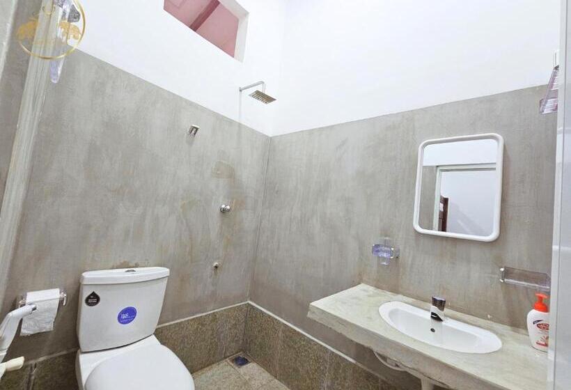 Galle Face Terrace Hostel By Tourlux