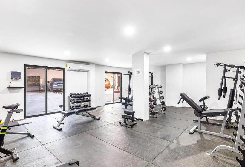 ホテル Alina 203a @ Morgan Residences