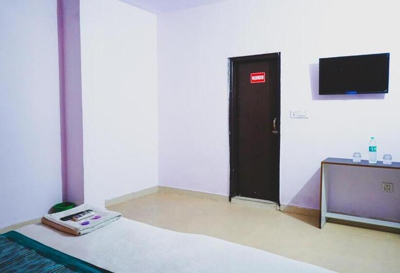 ホテル Lisa Homes Near Terminal 1 Igi Airport Metro