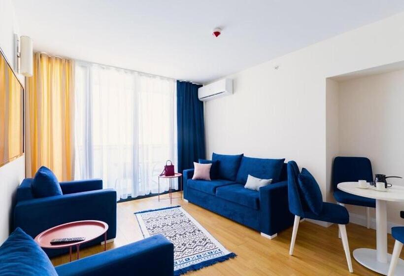 هتل Elegance Sea Views Apartments In Orbi City Batumi