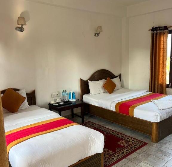 هتل Sauraha Bnb