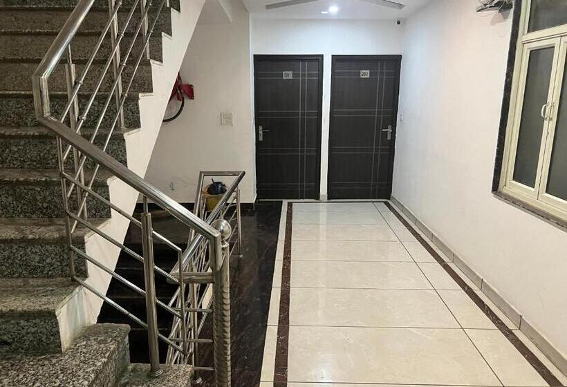 هتل Tej View Near Igi Airport T3