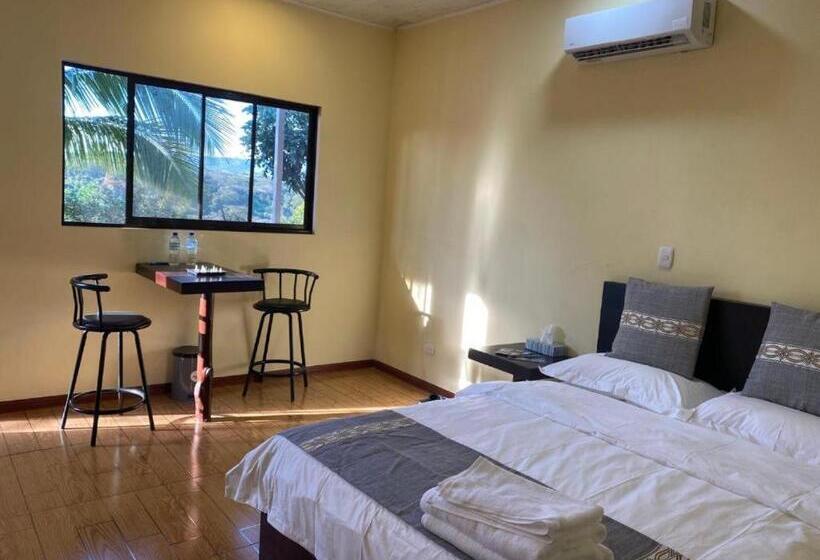 بنسيون Villa Garita Inn