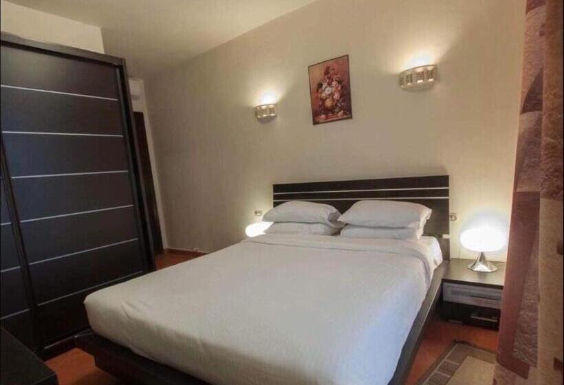 Porto El Sokhna Pyramids