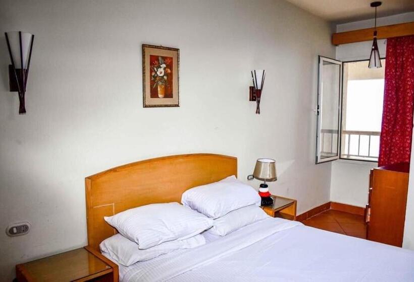 Porto El Sokhna Pyramids