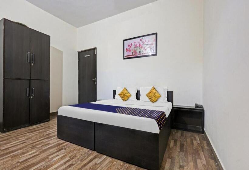 Spot On 81167 Hotel Asdr