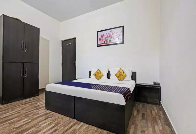 Spot On 81167 Hotel Asdr