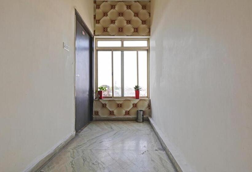 Spot On 81167 Hotel Asdr