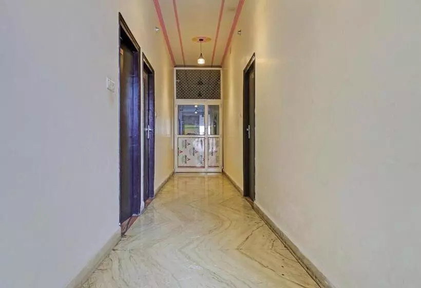 Spot On 81167 Hotel Asdr