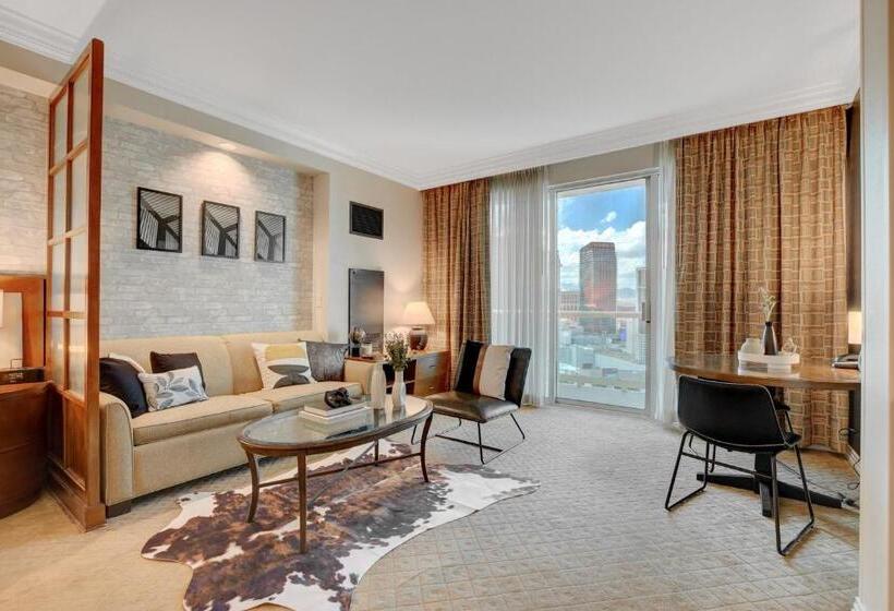 Studio Suite 25th Flr Mgm Signature Balcony Strip View