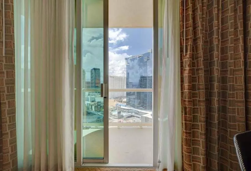 Studio Suite 25th Flr Mgm Signature  Balcony Strip View