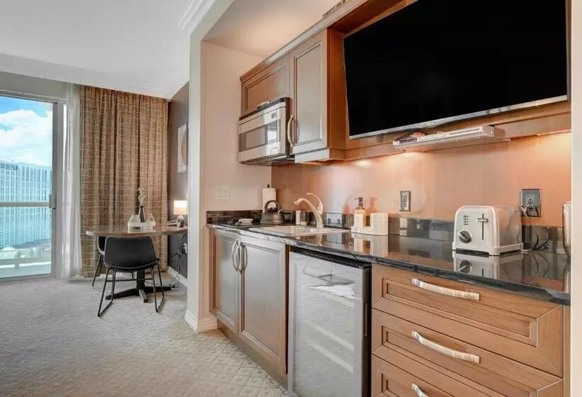 Studio Suite 25th Flr Mgm Signature  Balcony Strip View