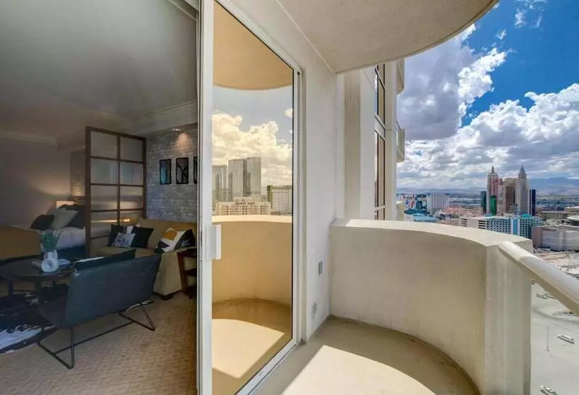 Studio Suite 25th Flr Mgm Signature  Balcony Strip View